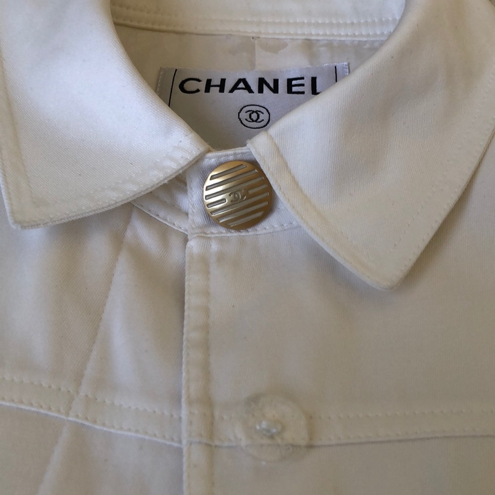 Vintage Chanel Classic White Jacket - Picture 3 of 16